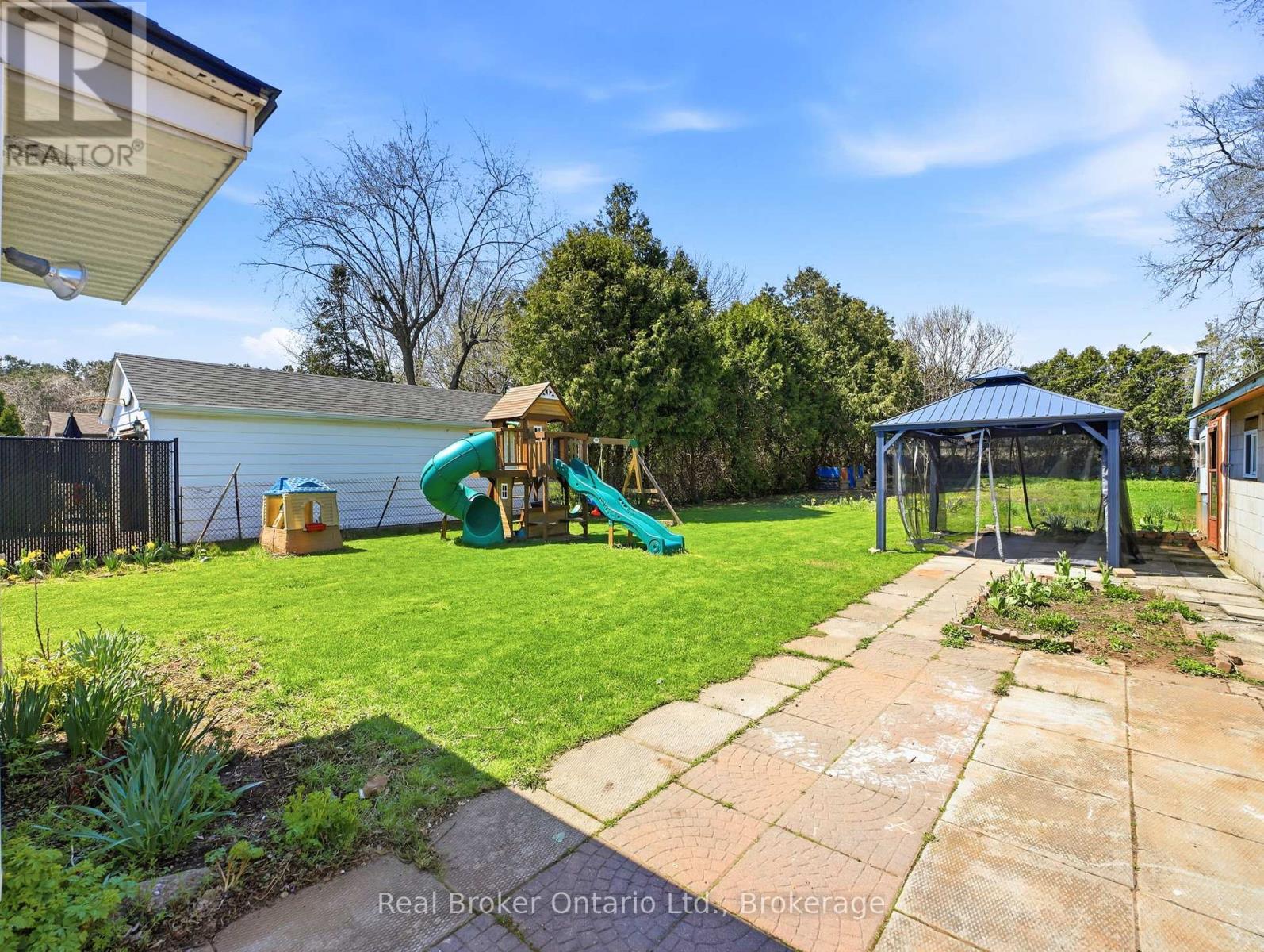 393 ENFIELD ROAD — photo 35