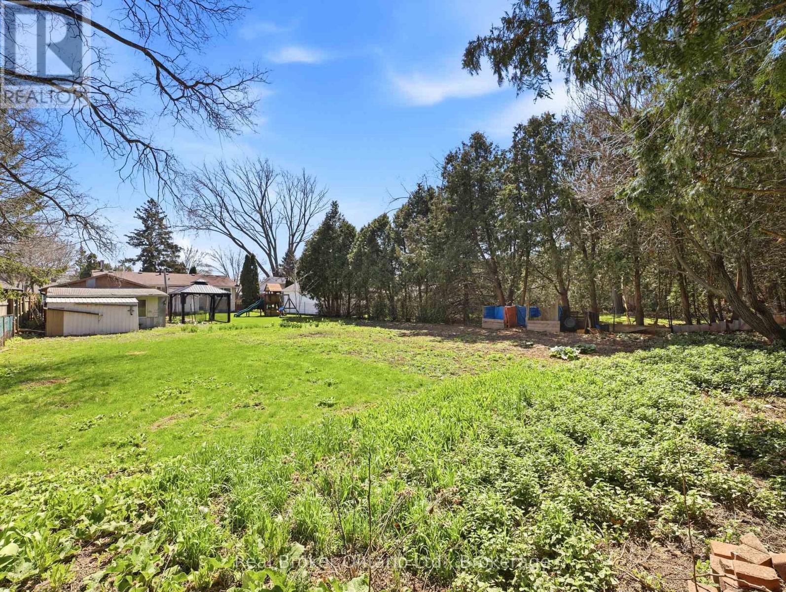 393 ENFIELD ROAD — photo 38