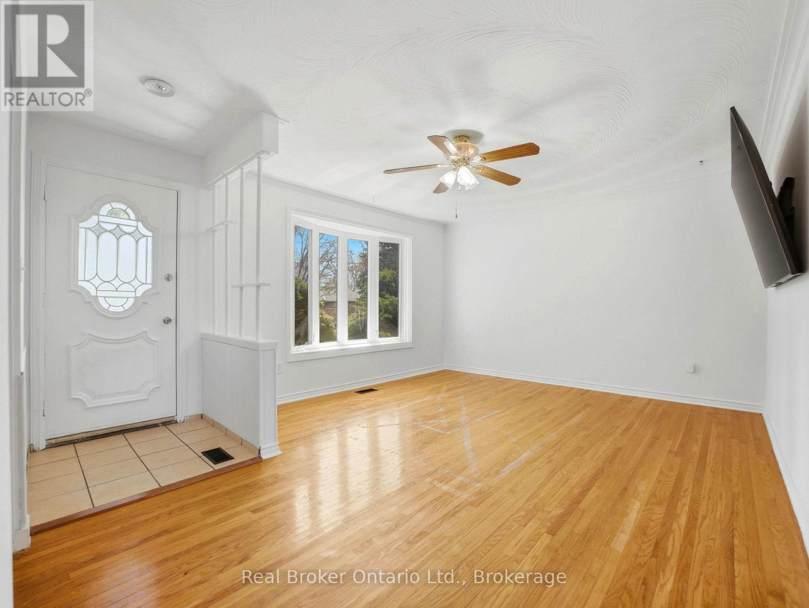 393 ENFIELD ROAD — photo 6