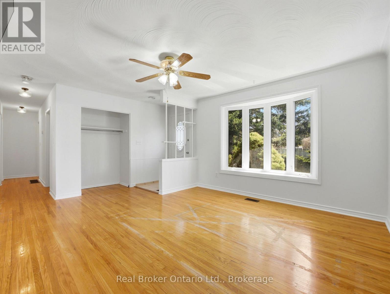 393 ENFIELD ROAD — photo 7