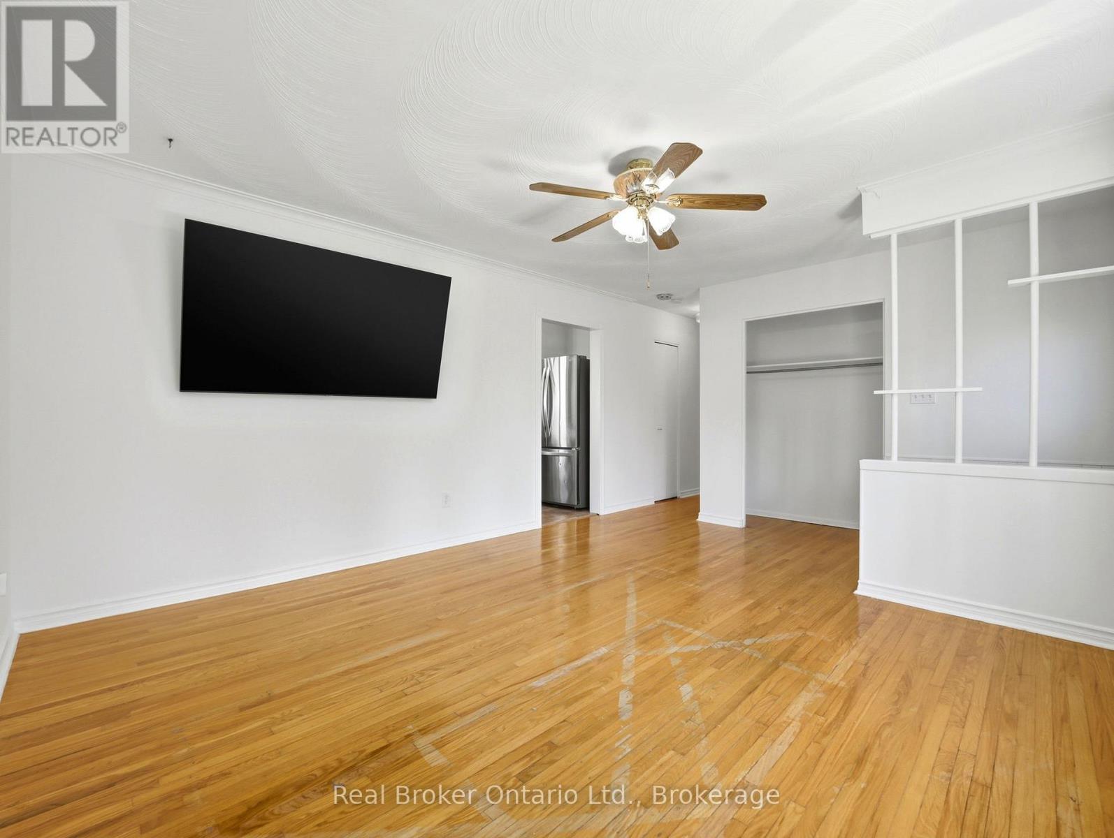 393 ENFIELD ROAD — photo 8