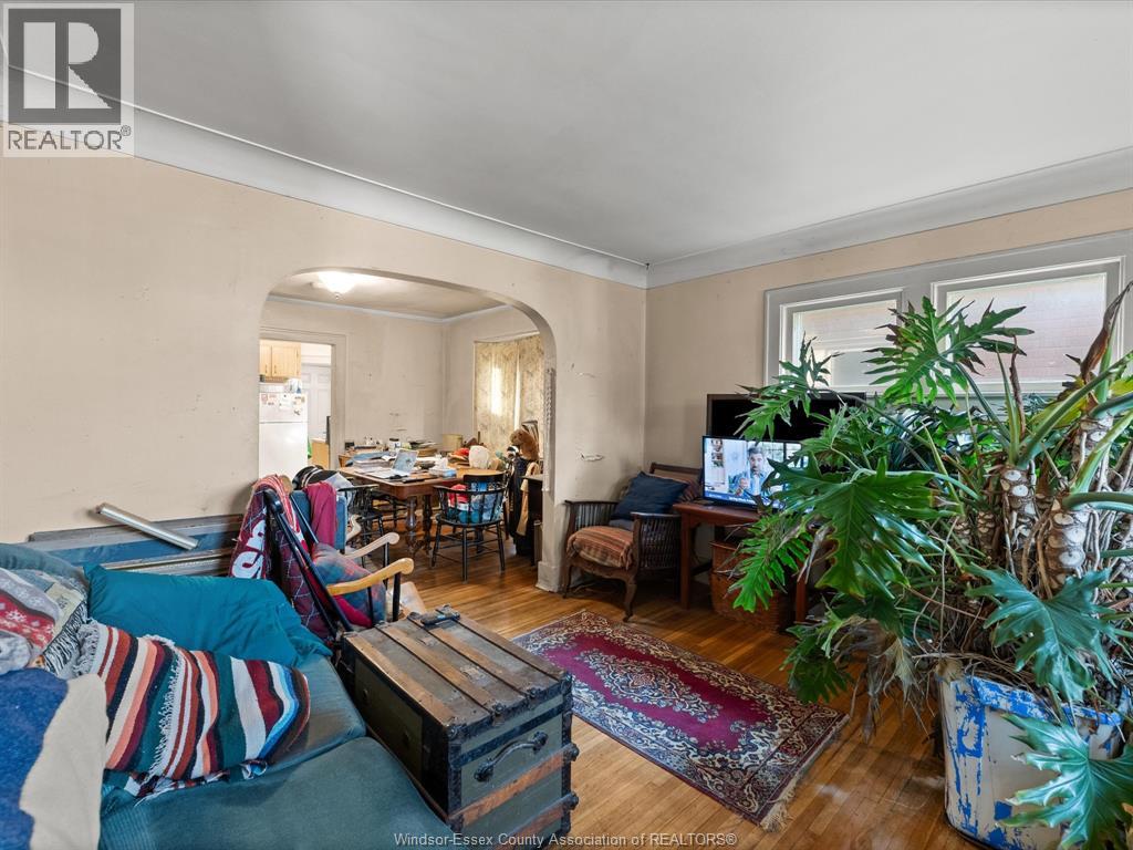 1560-1562 DOUGALL AVENUE - photo 4
