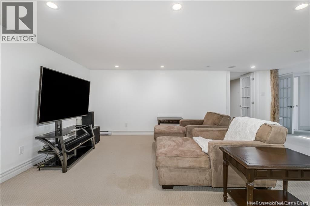 121 Graham Drive — photo 41