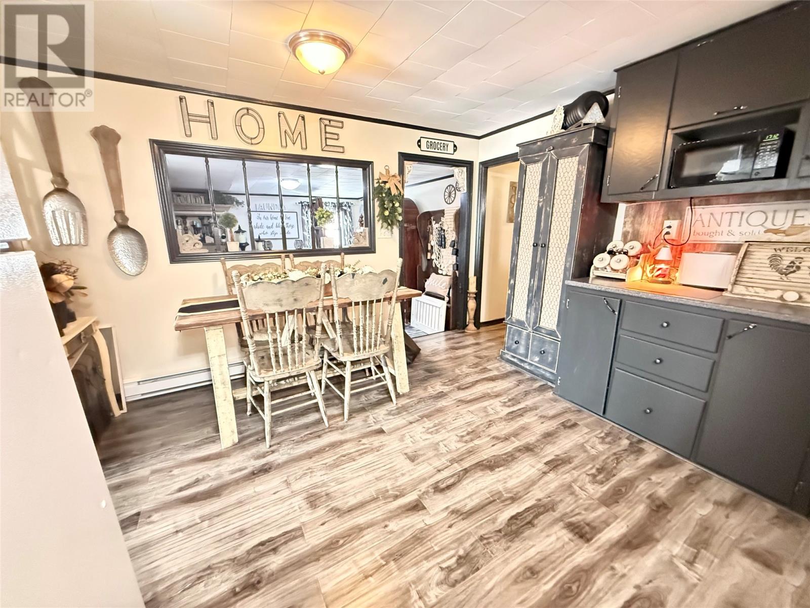 15 Robertson Avenue - 12