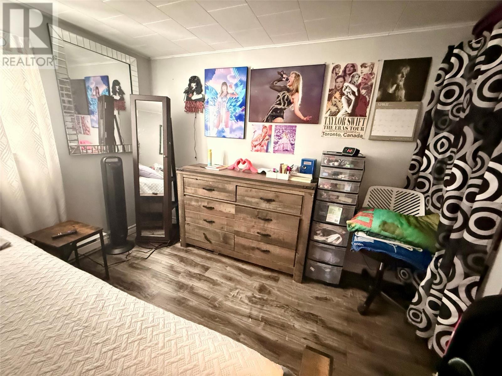 15 Robertson Avenue - 28