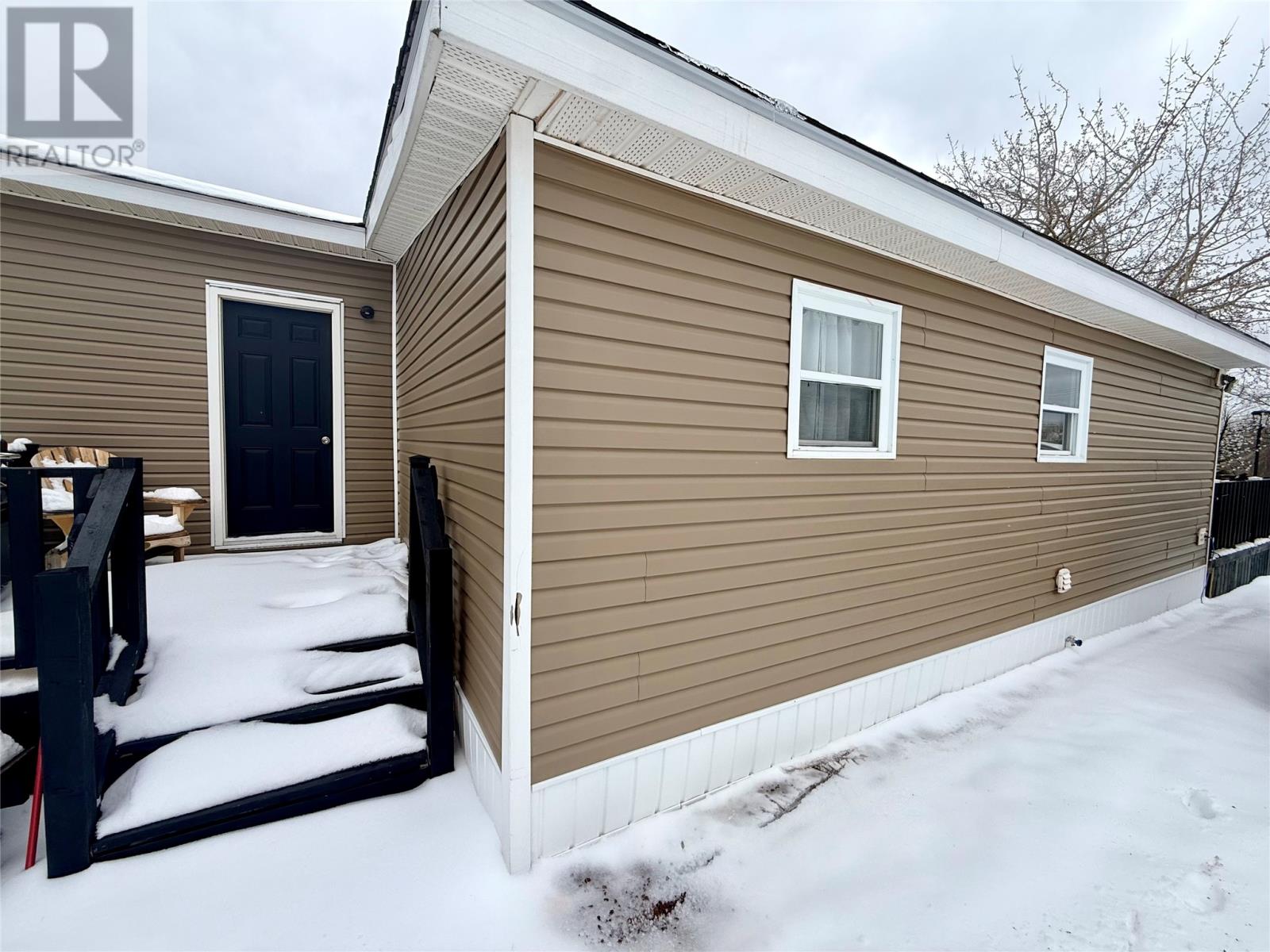 15 Robertson Avenue - 44