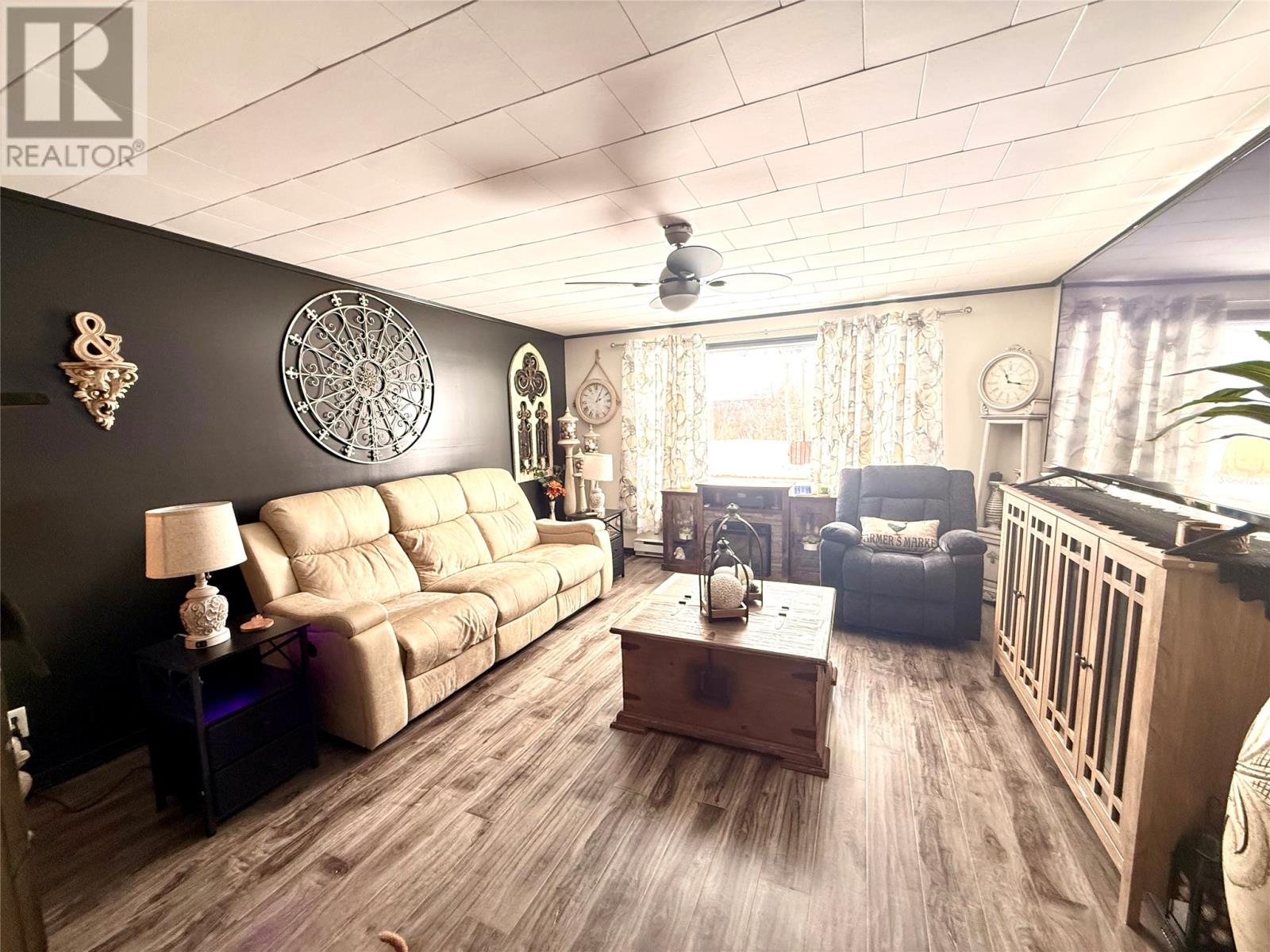 15 Robertson Avenue - 7