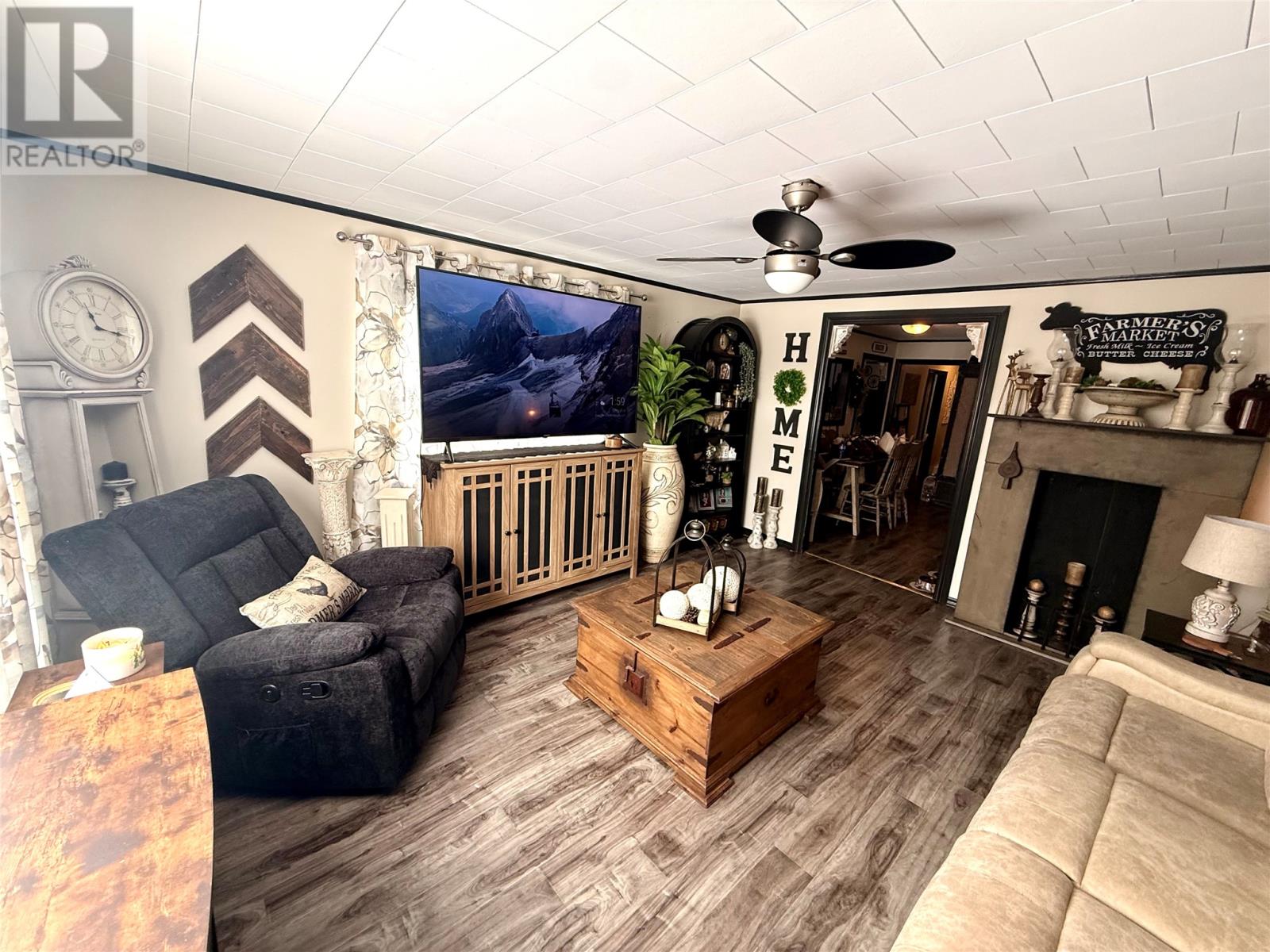 15 Robertson Avenue - 9