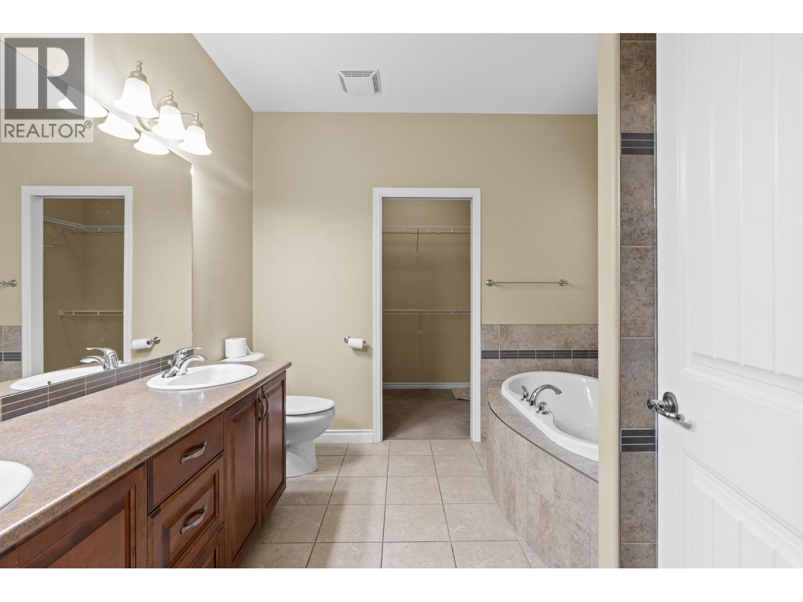  2253 Wilkinson Street, Kelowna