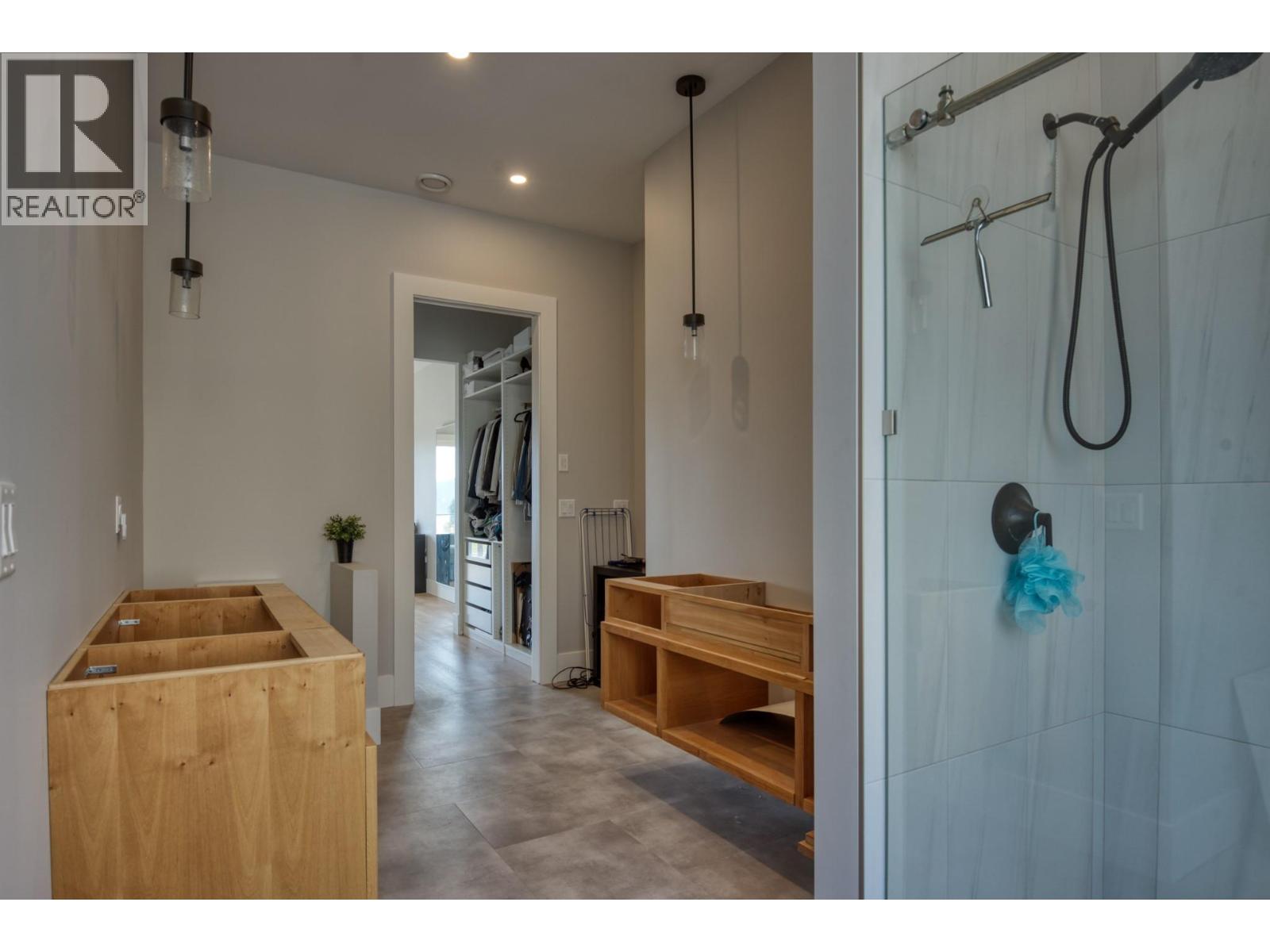 2835 Outlook Way, Naramata