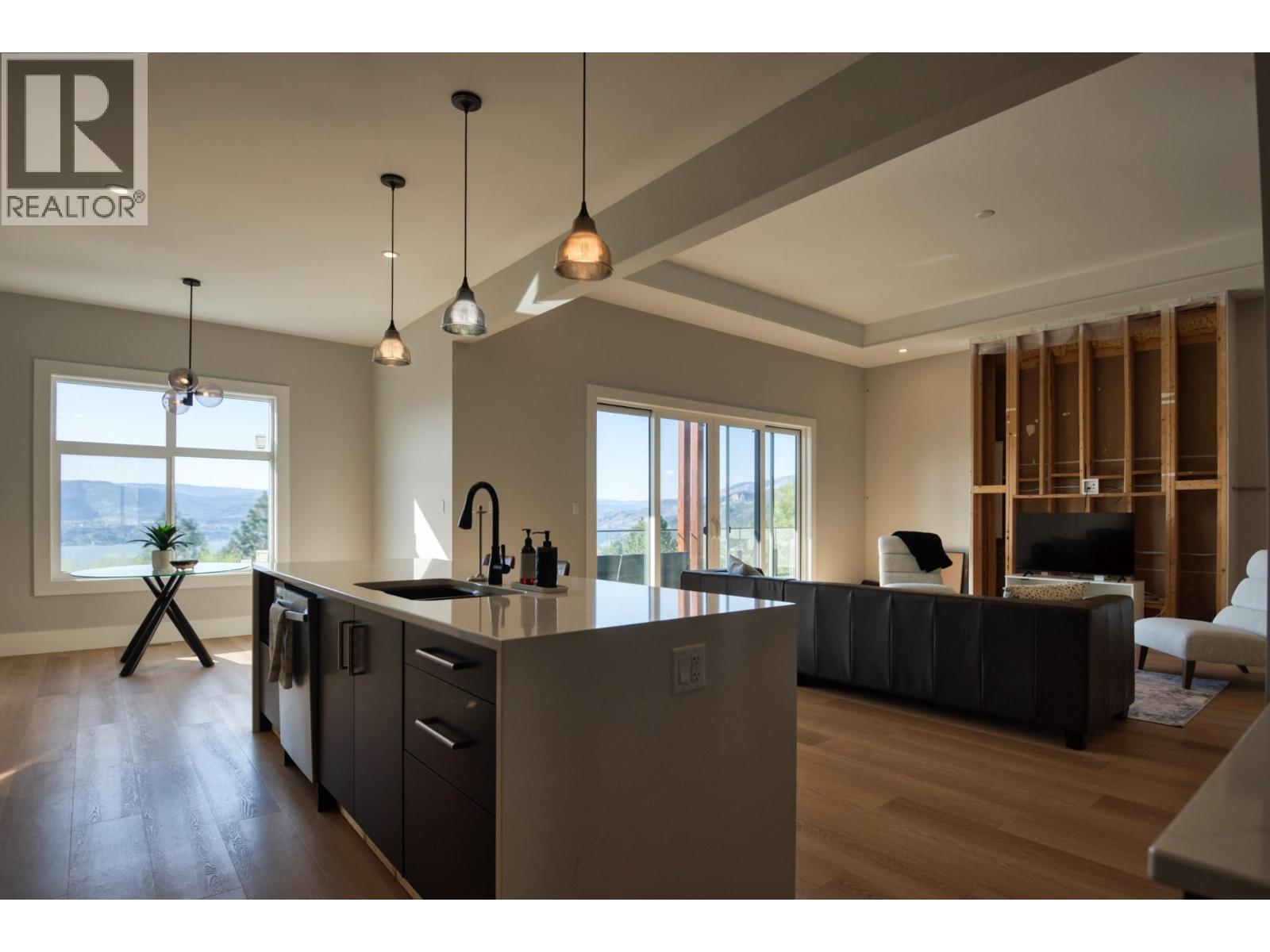 2835 Outlook Way, Naramata