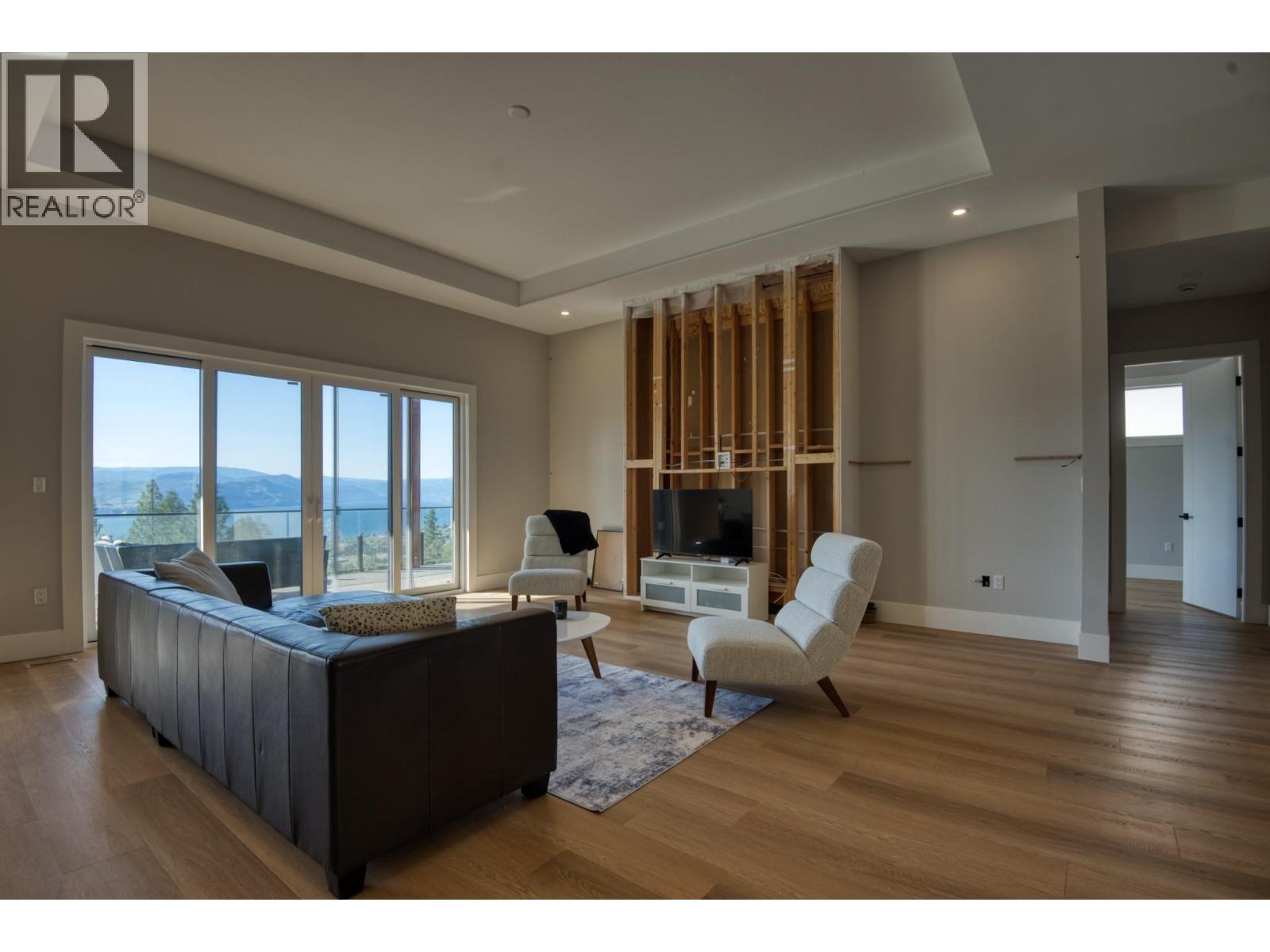 2835 Outlook Way, Naramata