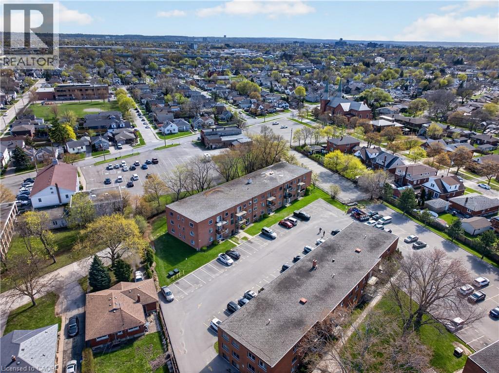 456 CARLTON Street Unit# 10, St. Catharines, Ontario, L2M4X1 — Photo 18