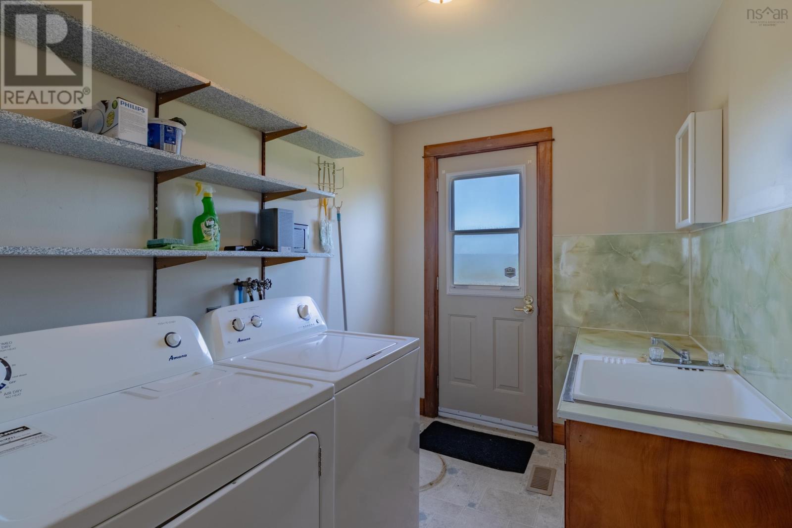 Property 19 of 46 of 10130 Highway 1