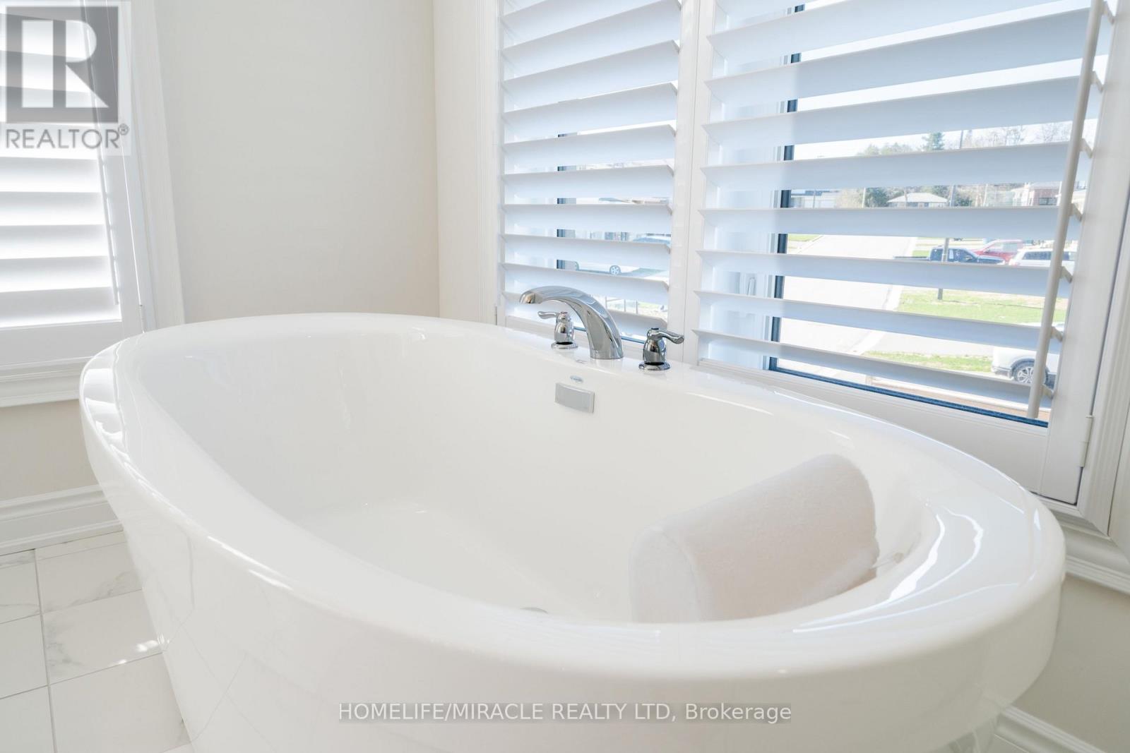 1 AINSLIE HILL CRESCENT — photo 28