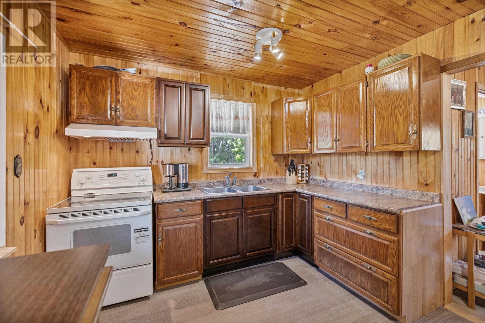 2867 Cape Breton Road — photo 15