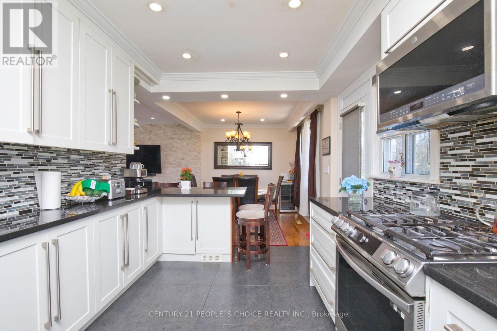 50 JEFFCOAT DRIVE - 21