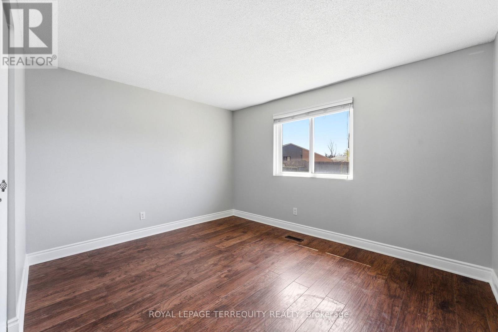 12 ROMAN CRESCENT — photo 12