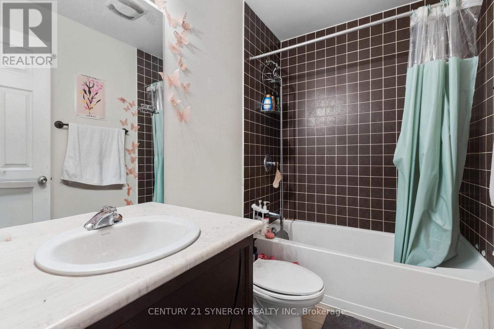 220 LAMPLIGHTERS DRIVE — photo 17