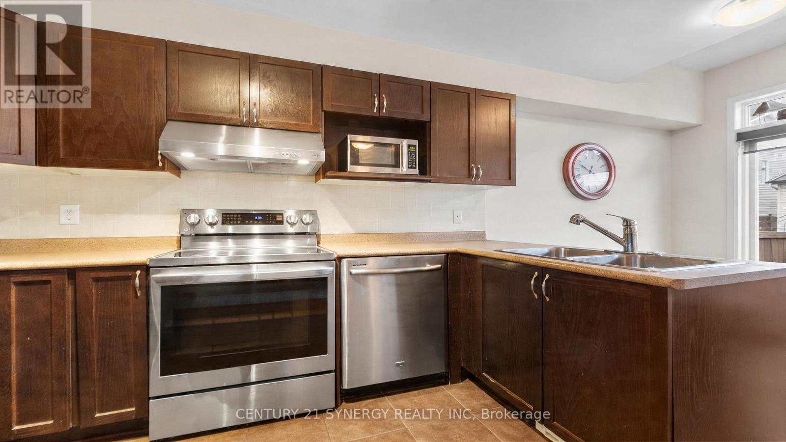 220 LAMPLIGHTERS DRIVE — photo 11