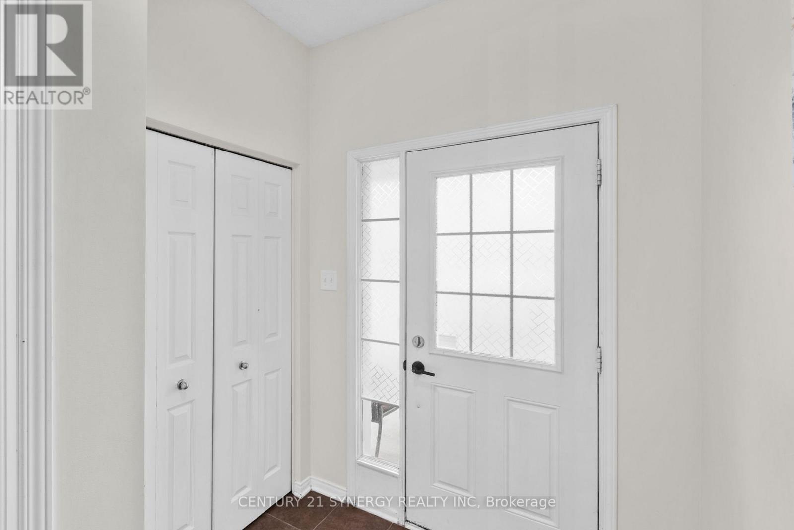 220 LAMPLIGHTERS DRIVE — photo 4