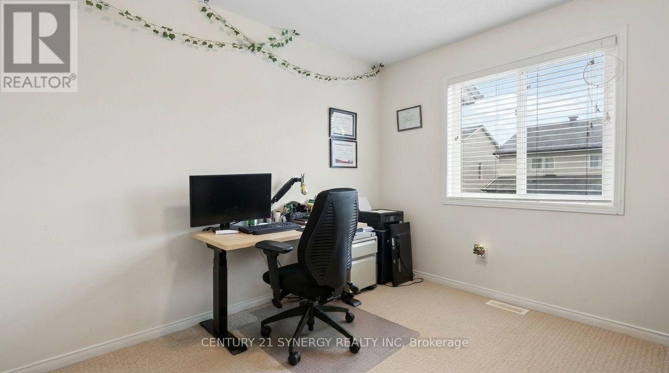 220 LAMPLIGHTERS DRIVE — photo 15