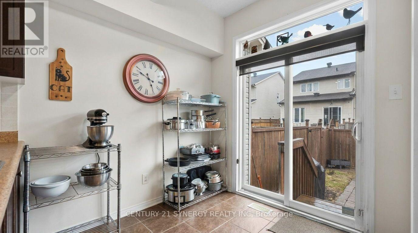 220 LAMPLIGHTERS DRIVE — photo 12