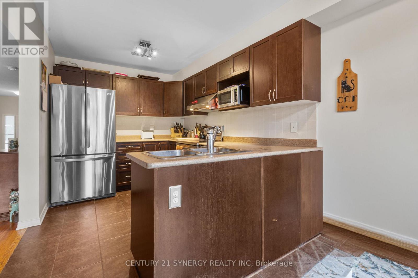 220 LAMPLIGHTERS DRIVE — photo 10