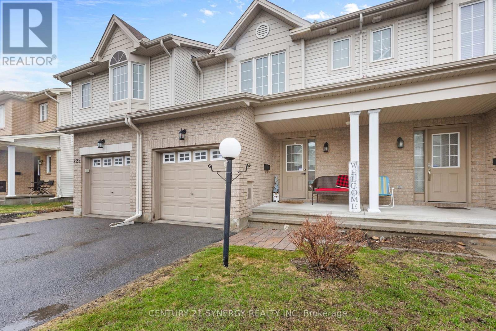 220 LAMPLIGHTERS DRIVE — photo 2
