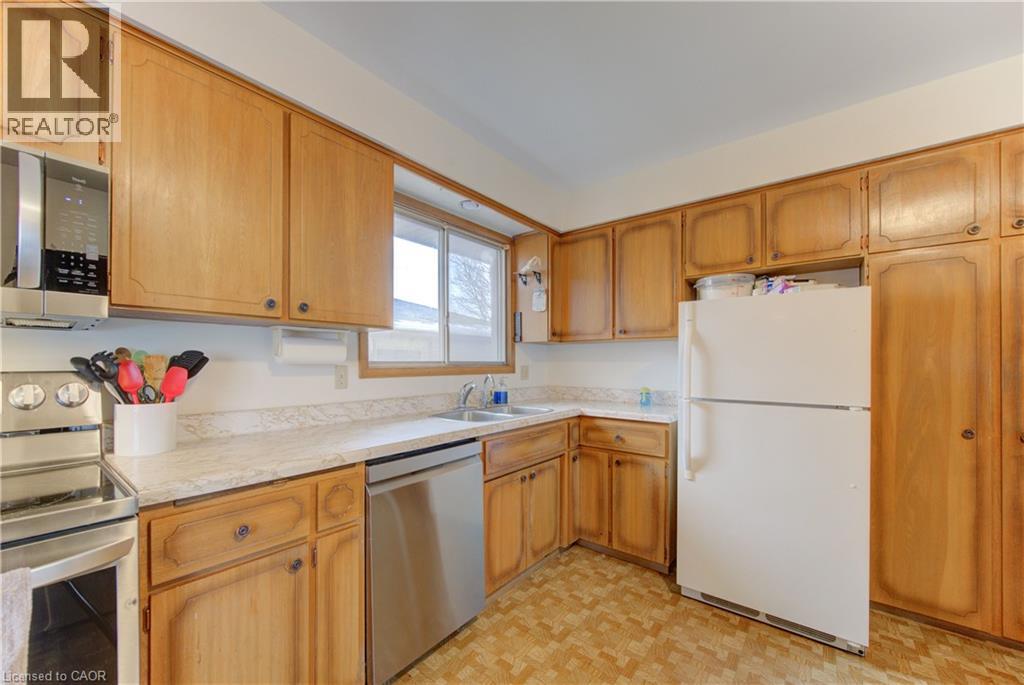 98 SHEA Crescent - 13