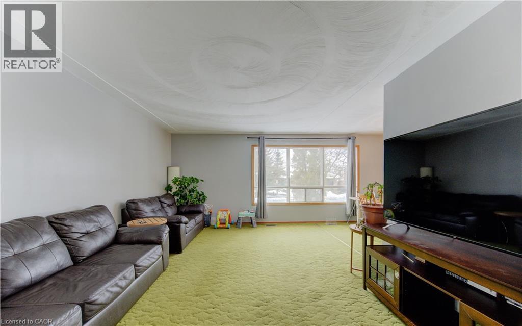 98 SHEA Crescent - 4