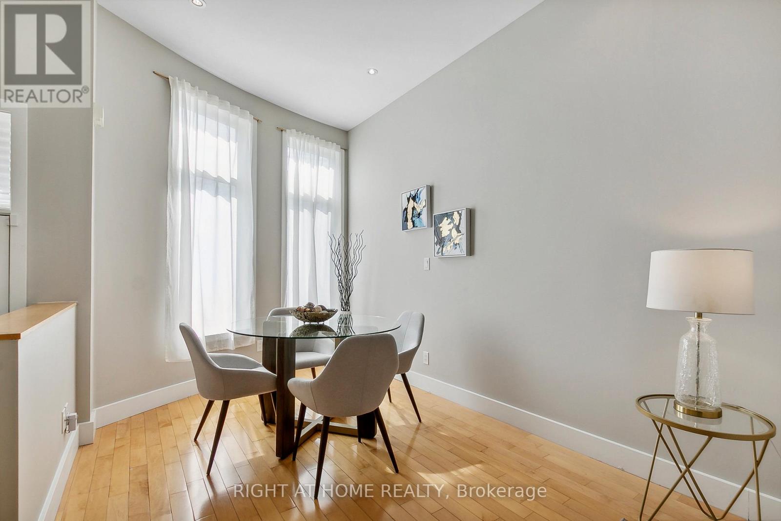 488 KING STREET E - 4