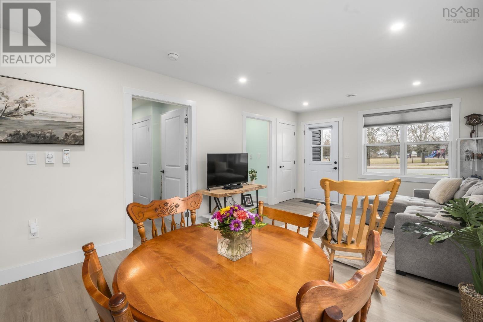 Property 6 of 34 of 73 East Court Road