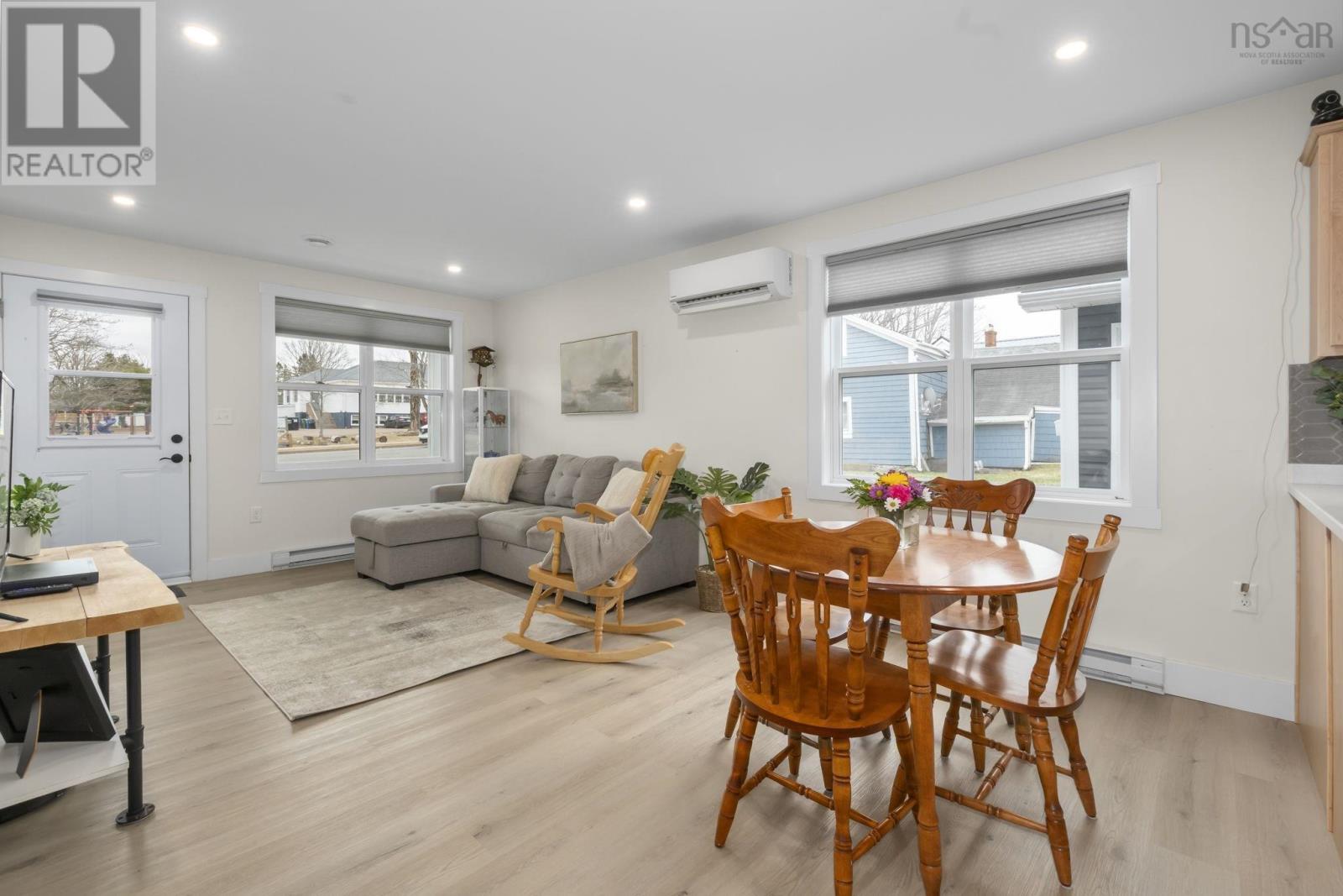 Property 4 of 34 of 73 East Court Road