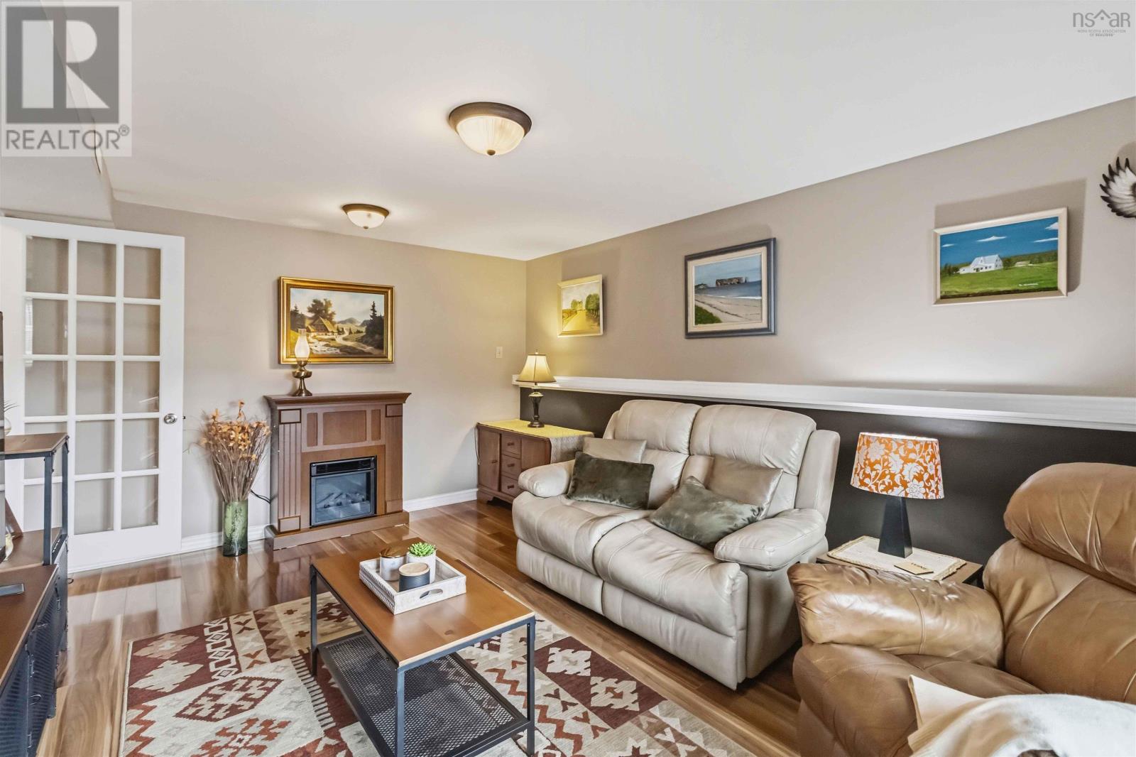 Property 21 of 44 of 47 Ancaster Court