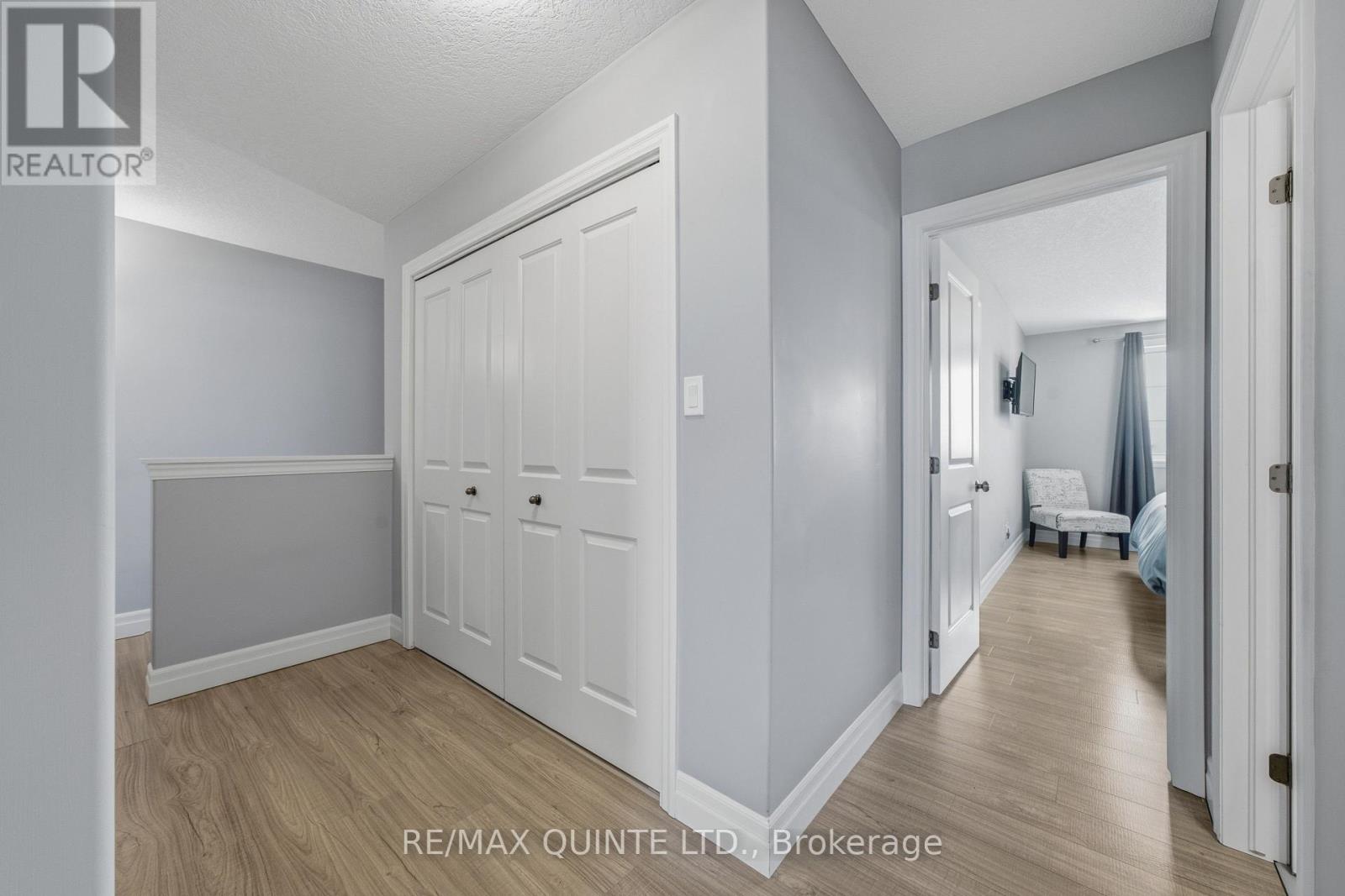 54 CORTLAND CRESCENT — photo 17