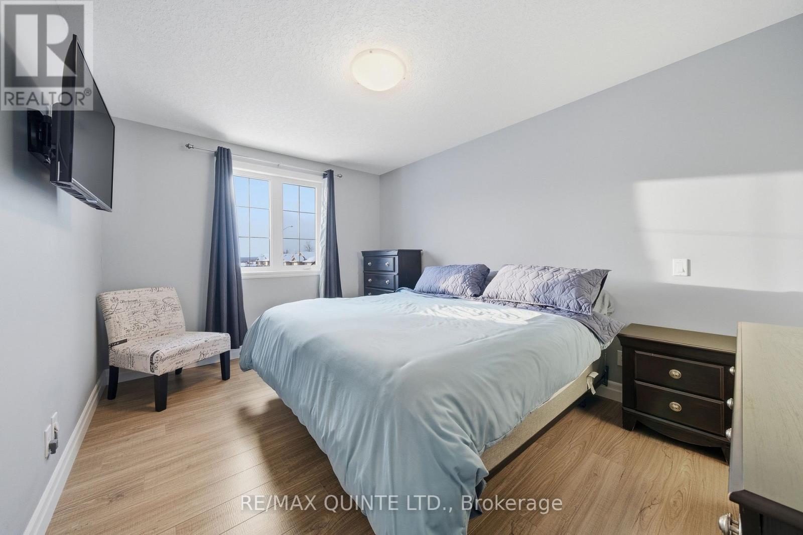 54 CORTLAND CRESCENT — photo 21