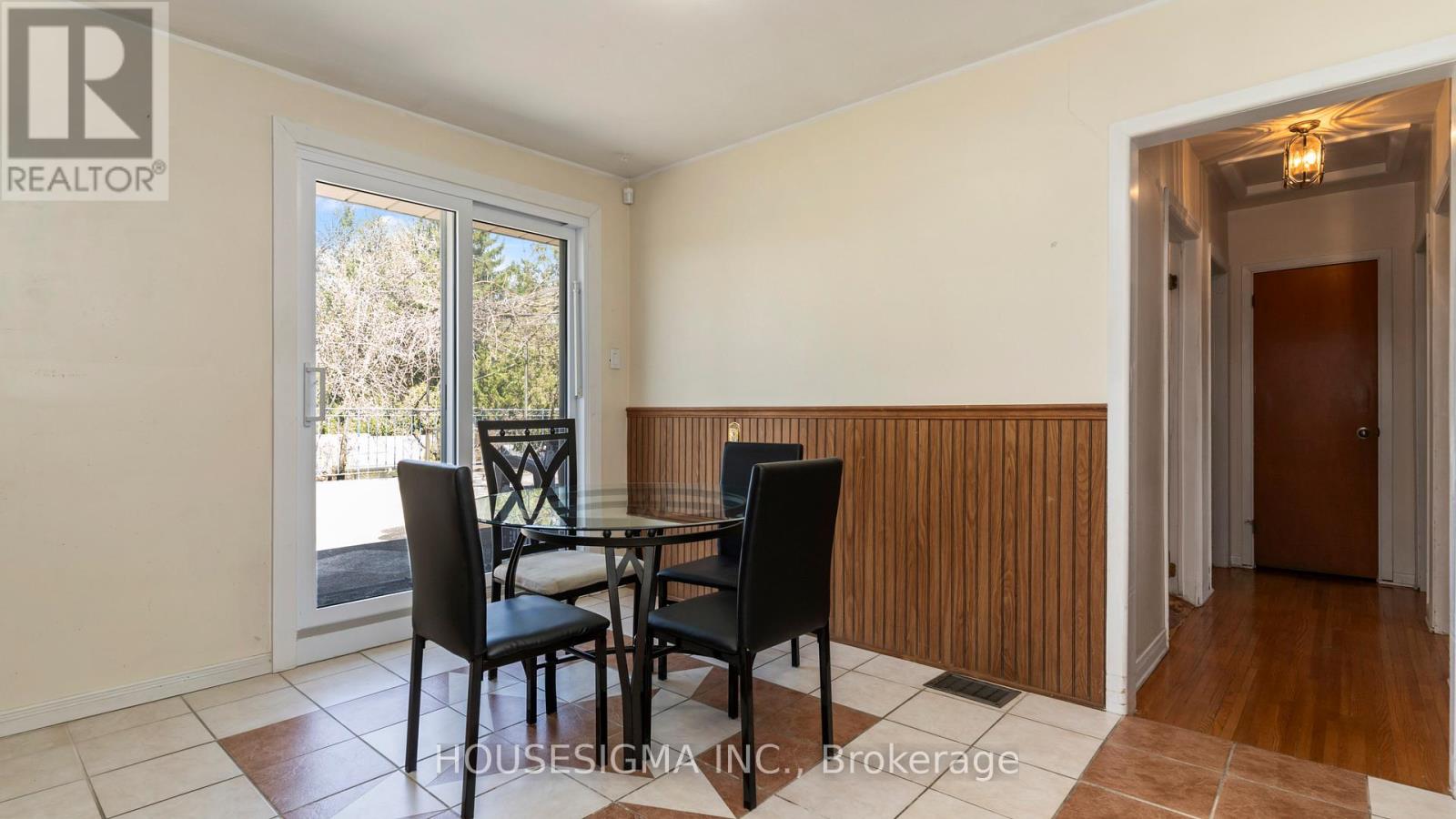 286 BURLINGTON CRESCENT - 28