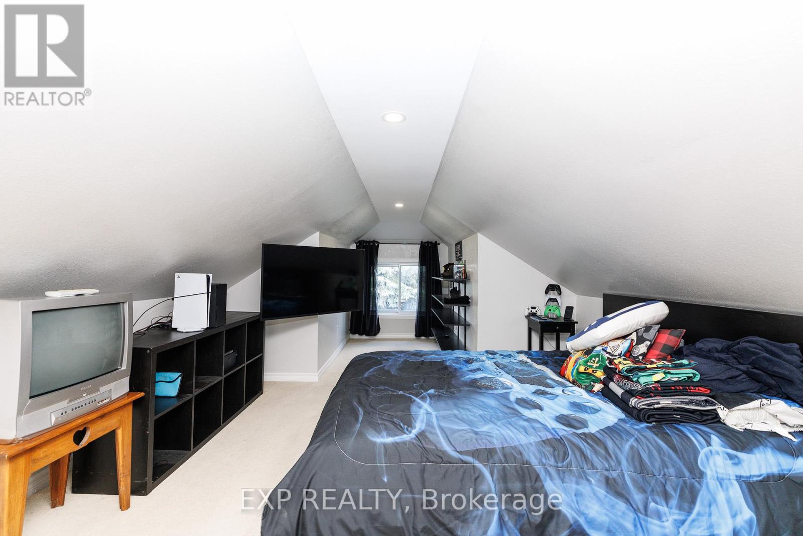 212 MORTON STREET - 28