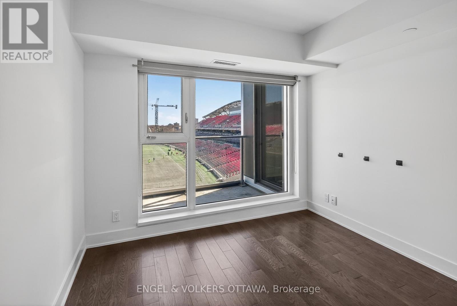 406 - 1035 BANK STREET — photo 14