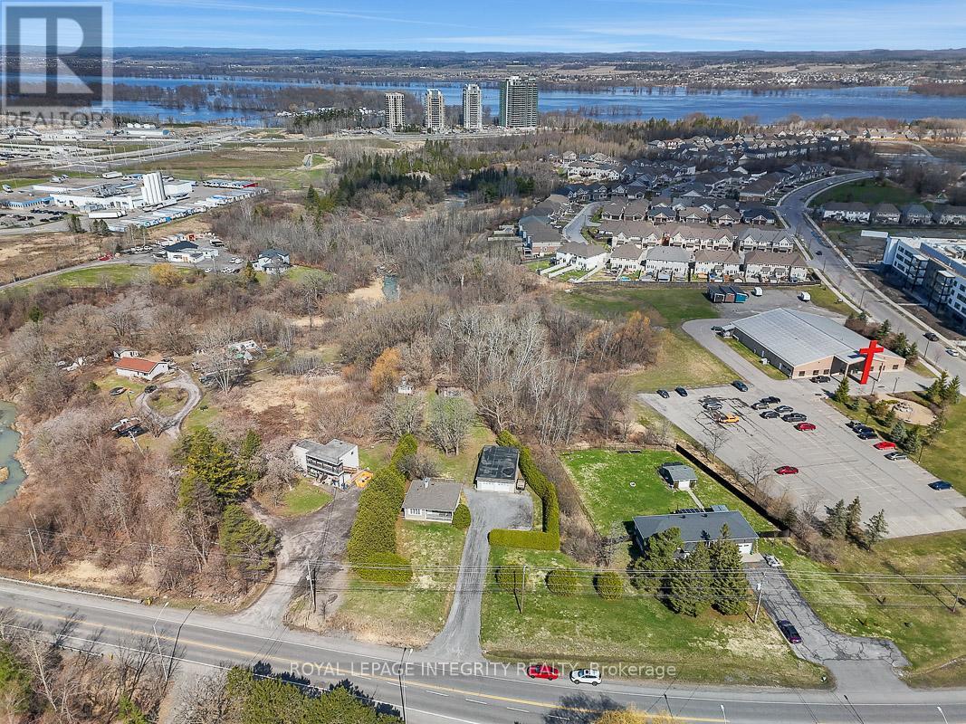1099 OLD MONTREAL ROAD - 15