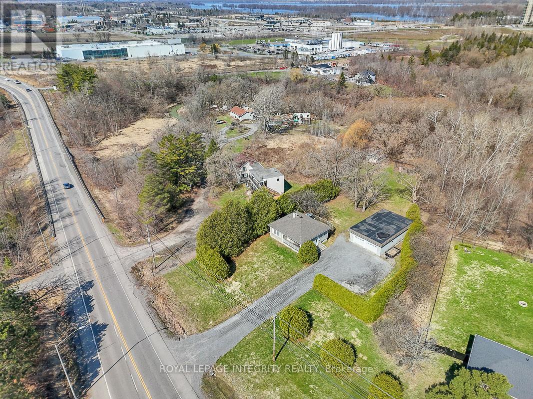 1099 OLD MONTREAL ROAD - 9