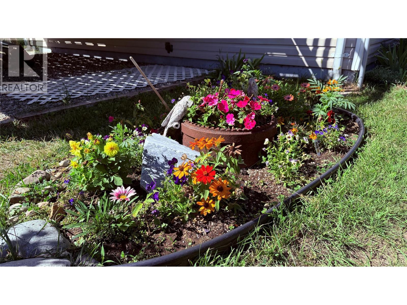 654 Sixth Avenue - 17