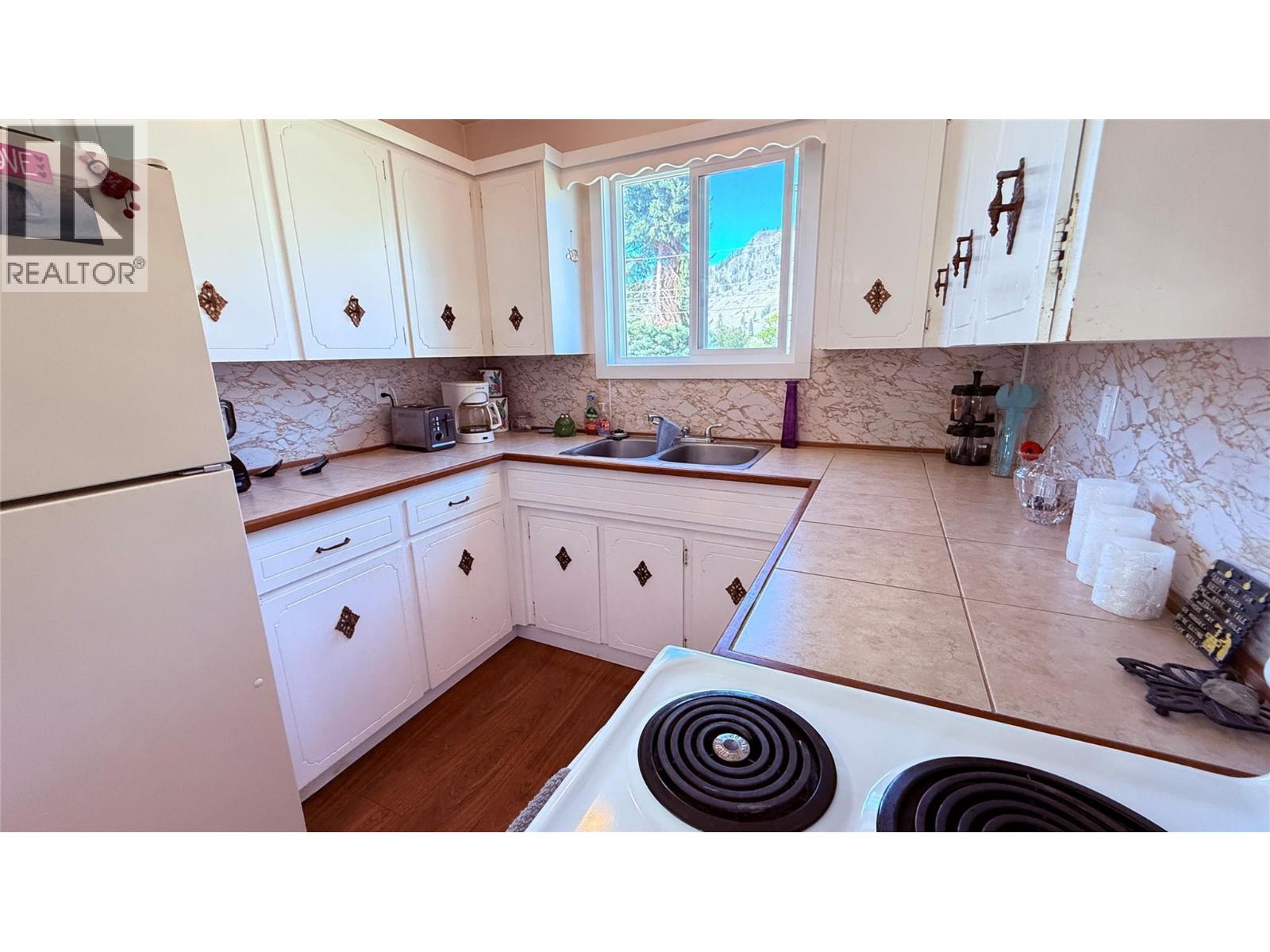 654 Sixth Avenue - 25