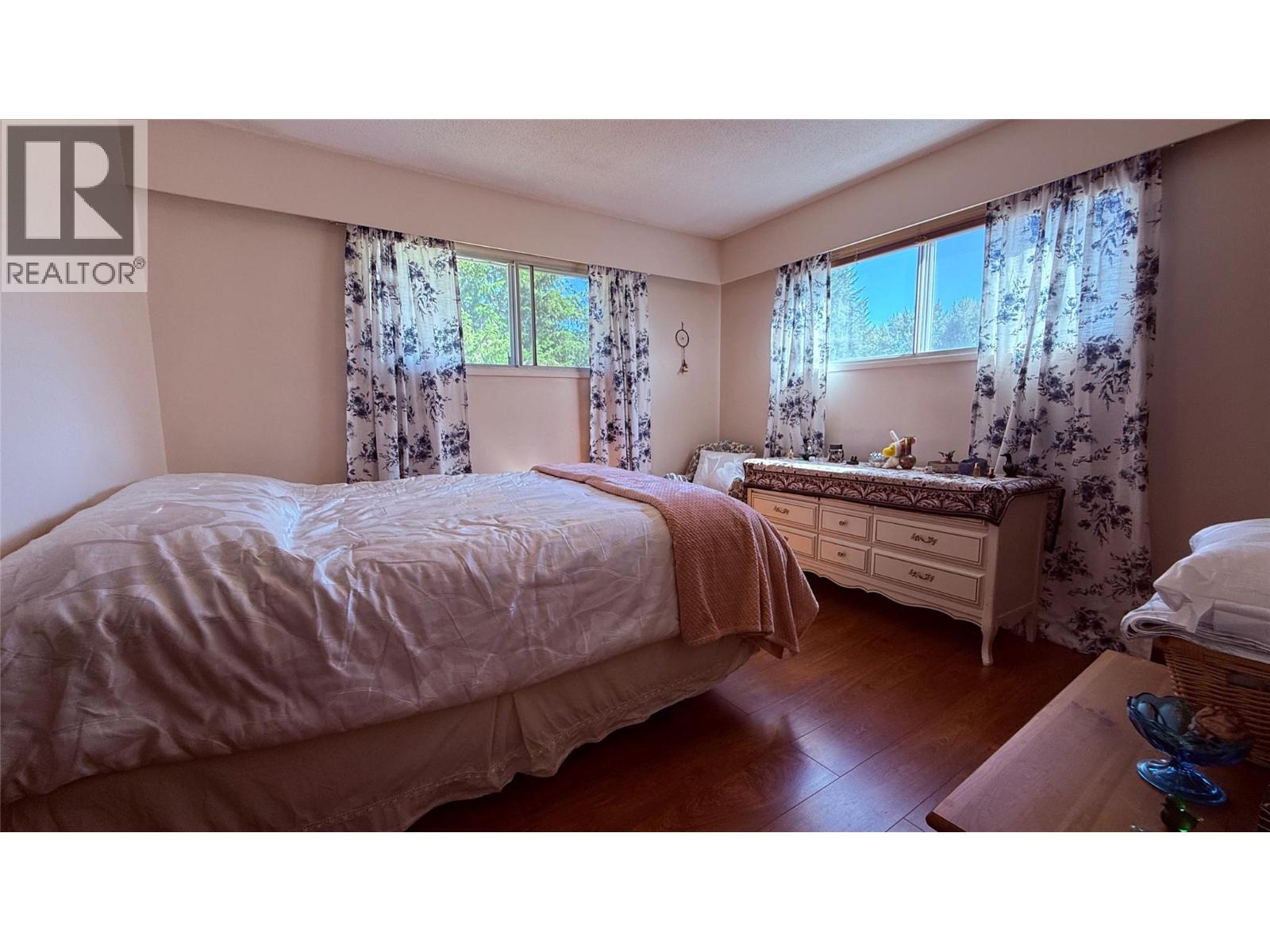 654 Sixth Avenue - 35