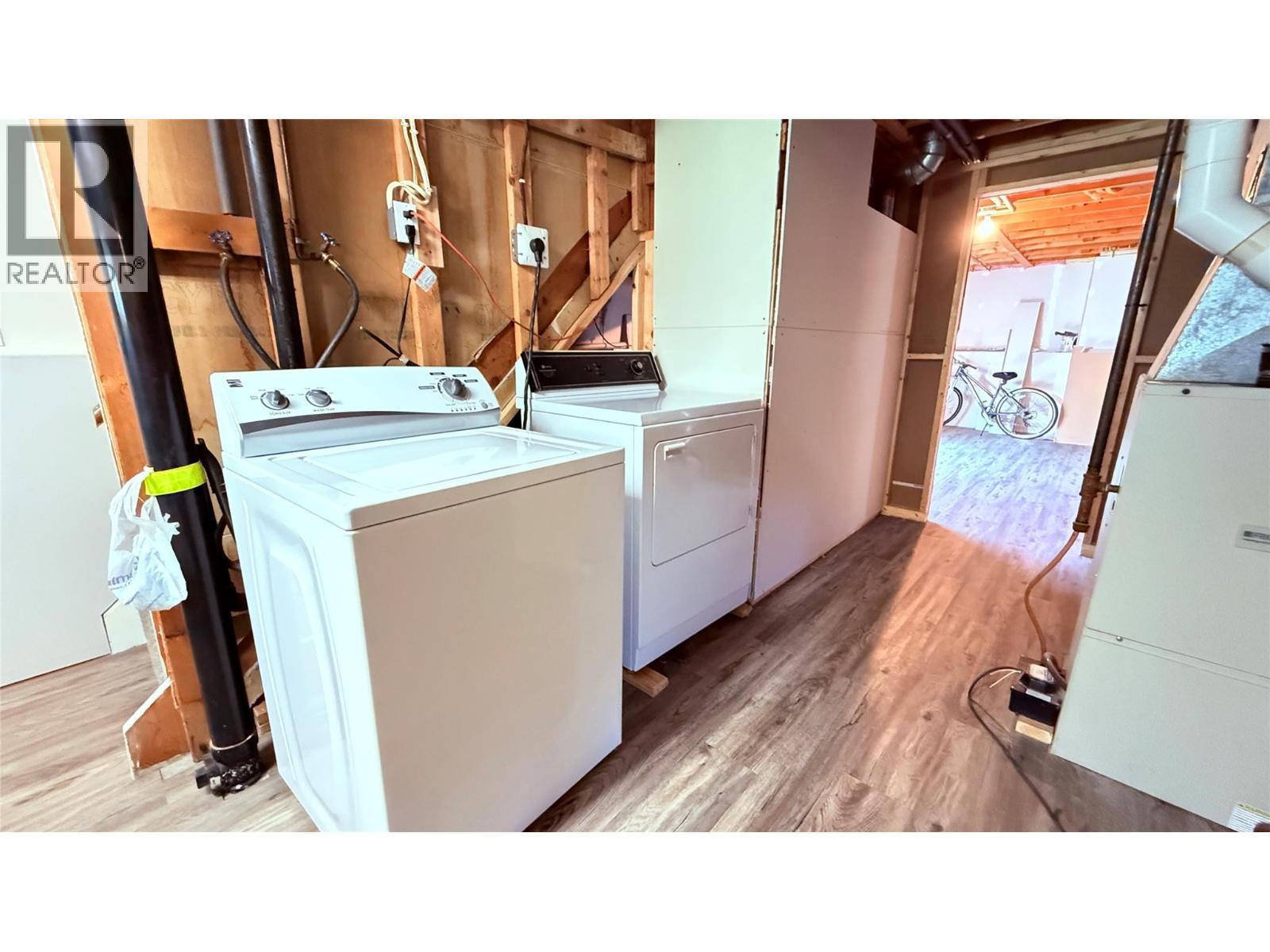 654 Sixth Avenue - 39