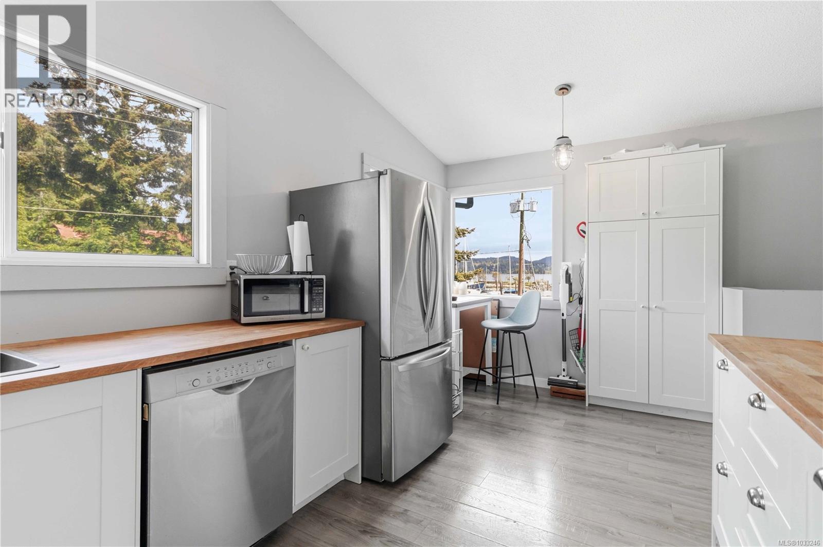 #6 6110 Seabroom Rd - 16