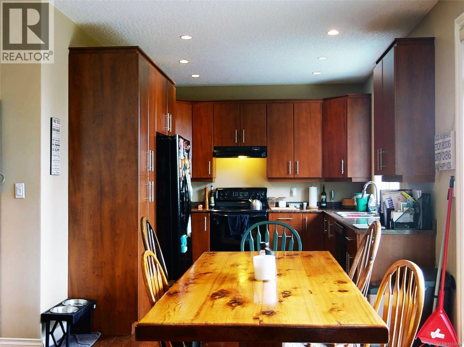  2411 Caffery Place, Sooke