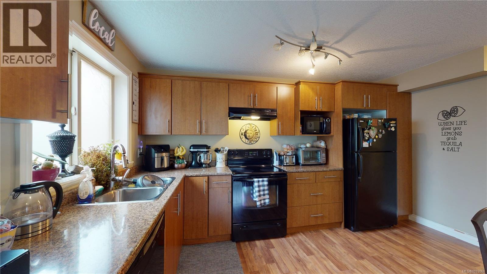  2411 Caffery Place, Sooke