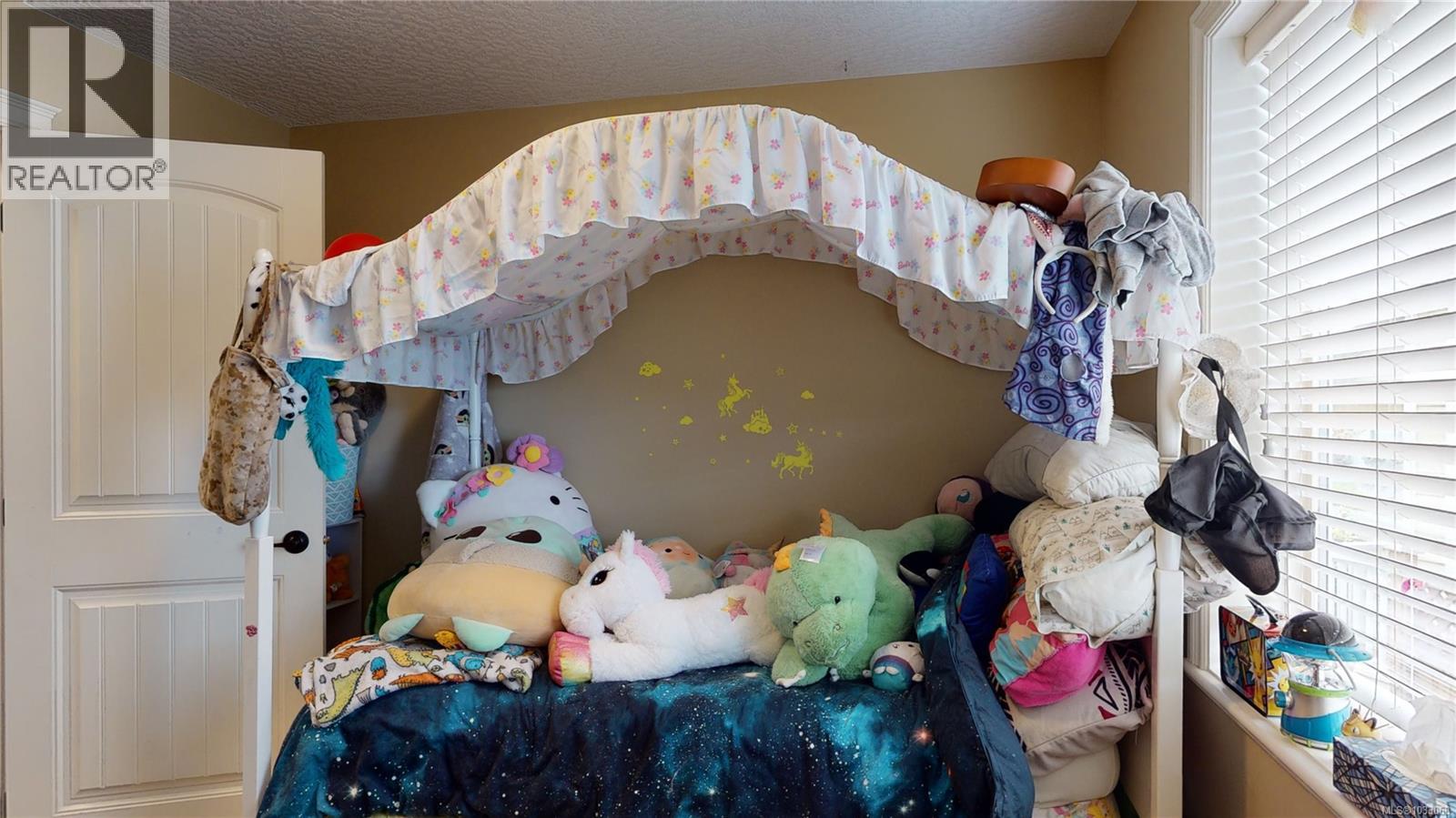  2411 Caffery Place, Sooke